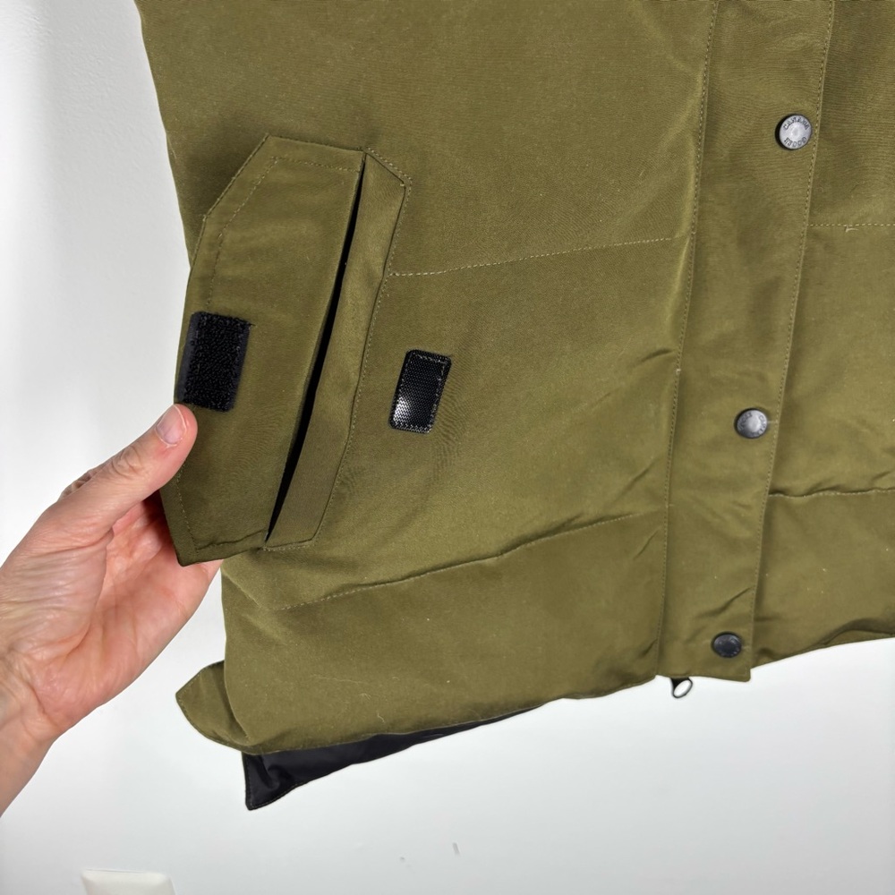 Canada Goose Vest - Picture 5 of 10